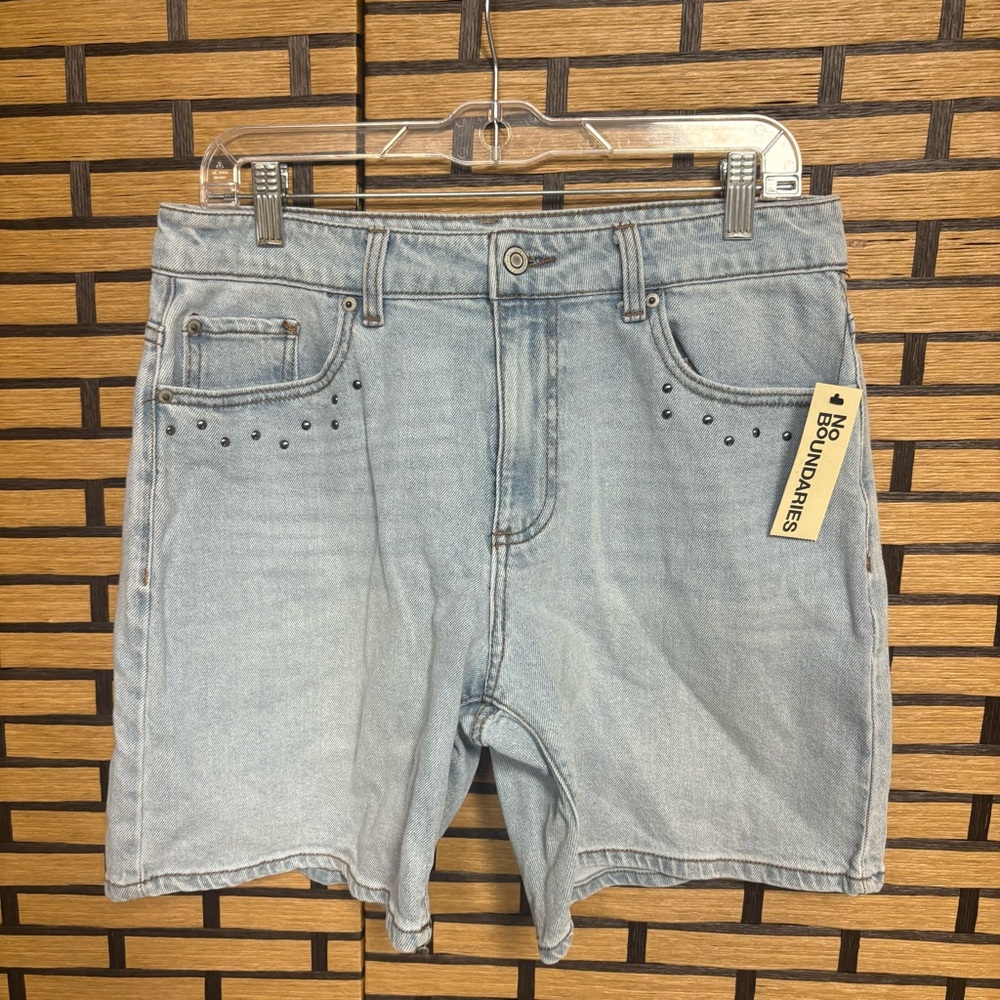 No Boundaries Studded Denim Shorts Size 8
